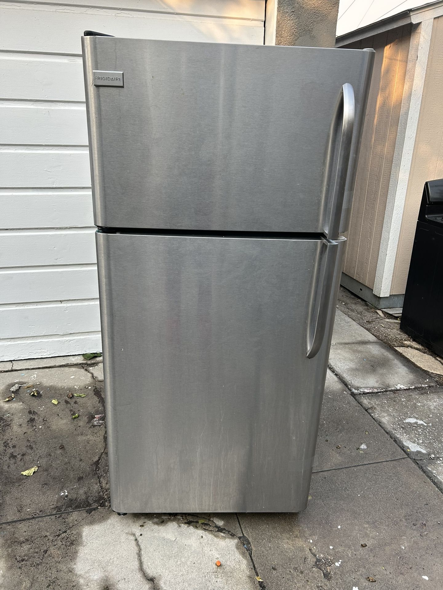 Frigidaire Refrigerator $125