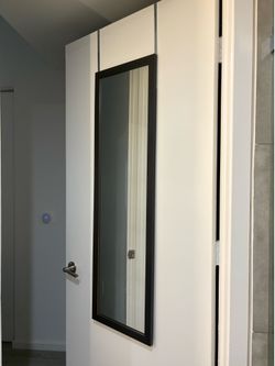 Over the door hanging mirror