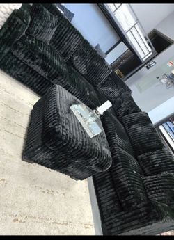 ✨️ Sectionals, 2pc Sofas ✨️ Furniture Queen Bedrooms, Dining Avail