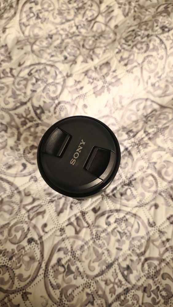 Sony 18-135mm F3.5-5.6 OSS APS-C E-Mount Zoom