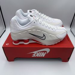 Nike Shox White/Red – Size 7Y (fits Women’s 8.5)