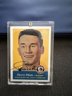 Pierre Pilote Auto. Chicago Blackhawks. Topps Hockey Card