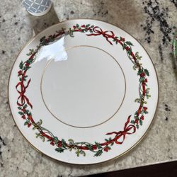 Holly Ribbons Royal Worcester Christmas Plate