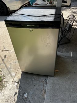 Mini Frigidaire Fridge