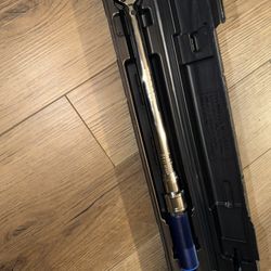 Kobalt 3/8-in Drive Click Torque Wrench 20-ft/lb to 100-ft/lb