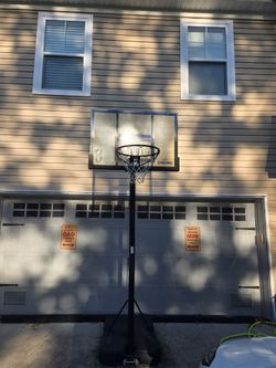 Spaulding Basketball hoop $80......DM me please