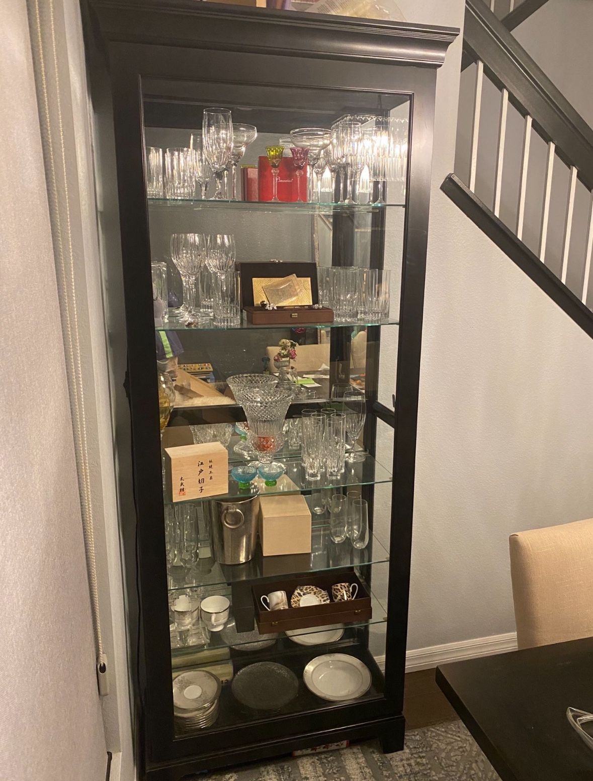 Curio Black Mirror Display