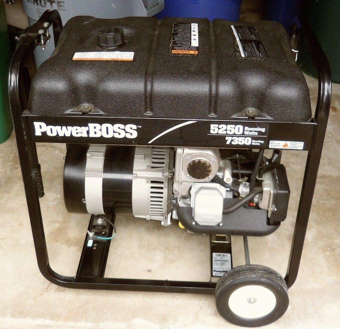 BRIGGS & STRATTON POWER BOSS 5250 RUNNING WATTS / 7350 STARTING WATTS GAS POWERED PORTABLE GENERATOR