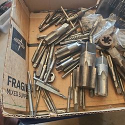 Taps And Dies, 165 Count, USA, EXCELLENT CONDITION,  UNUSED, E MESA 