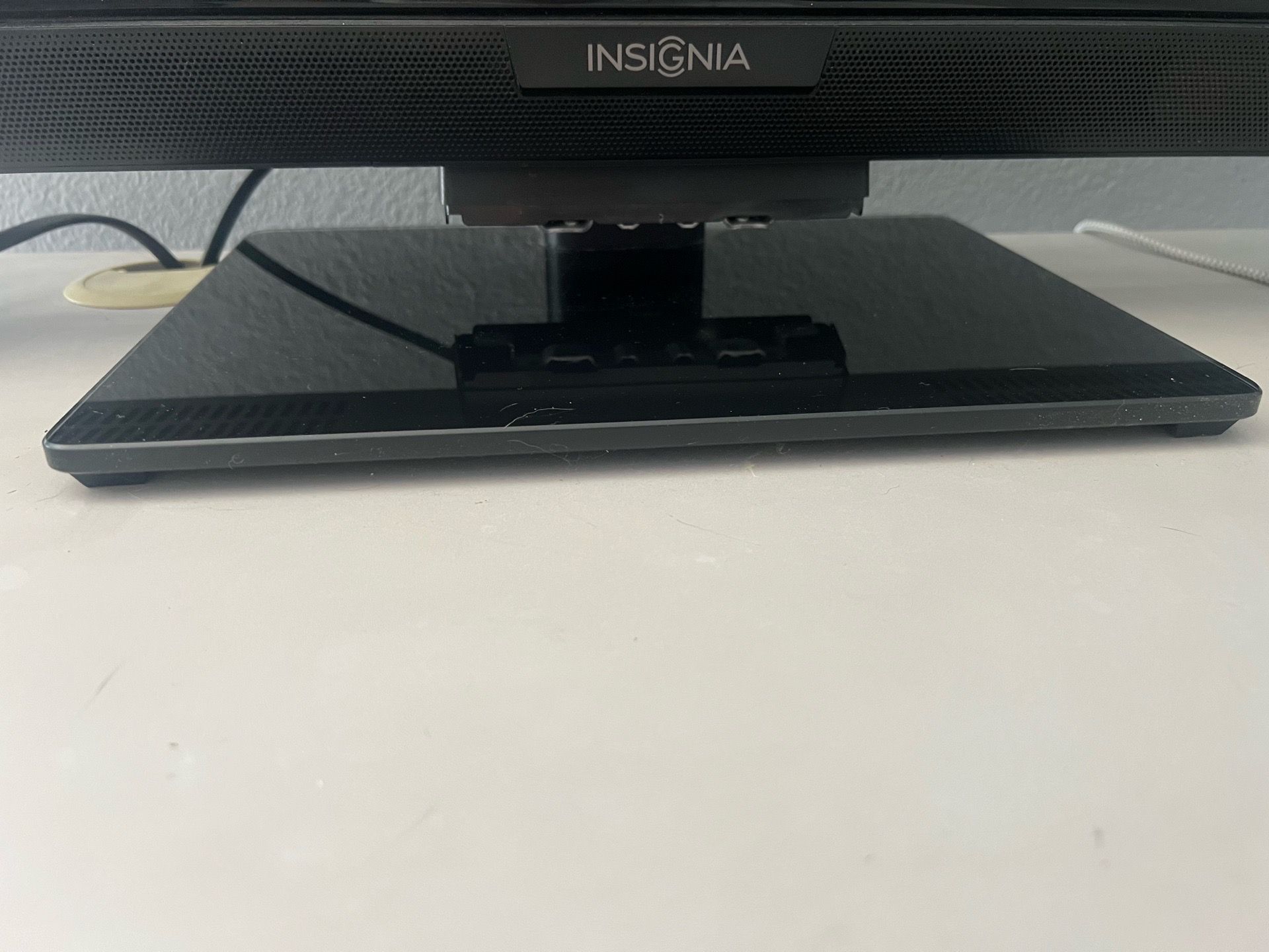 Universal TV Mount (Like New!)