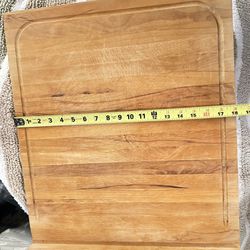$10 for 2 kitchen natural wood cutting boards- size 20”x18”x1” and 16”x13”x0.80”.