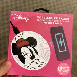 NWT Disney Minnie wireless charger 