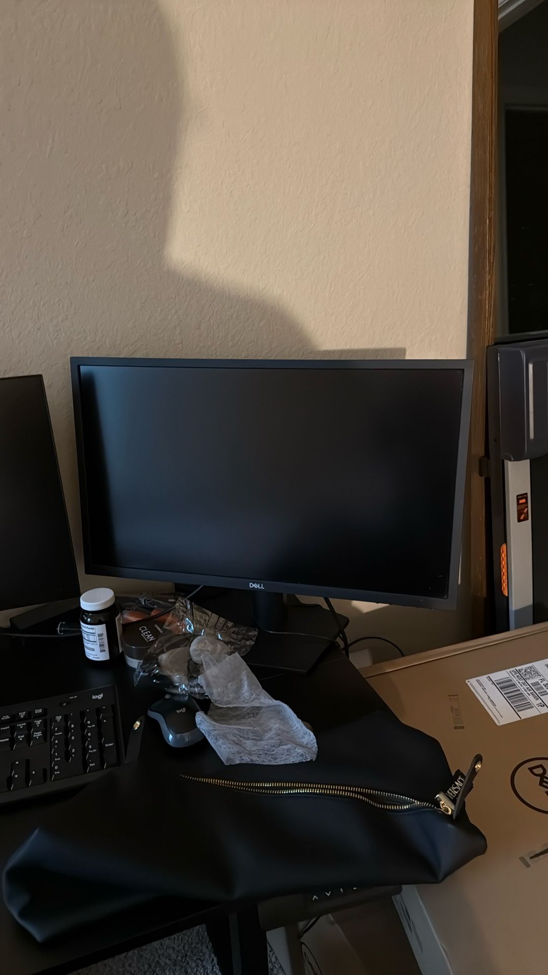 Monitor 24”