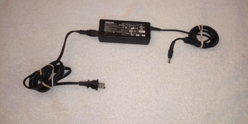 TOSHIBA LAPTOP POWER ADAPTER CABLE