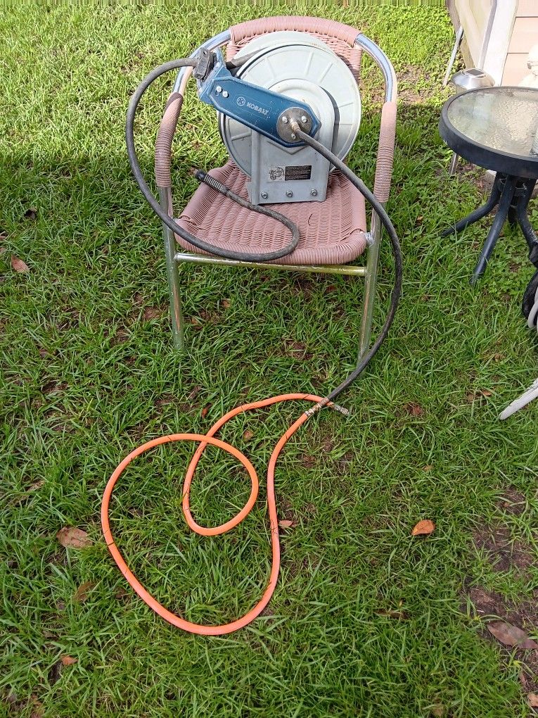 Kobalt Rectractable Air Hose Reel
