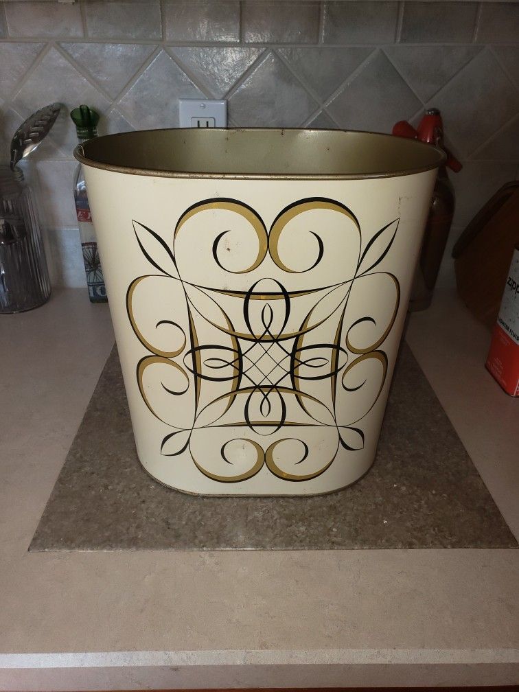 Vintage Early '60's Harvell Metal Trashcan