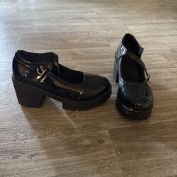 Black Shoes Sizes 37