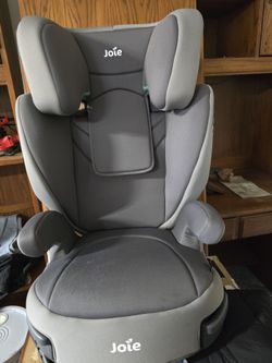 Car seat like New in good Condition PICK UP ONLY