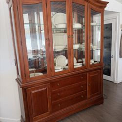 Thomasville “Martinique” China Cabinet / Hutch