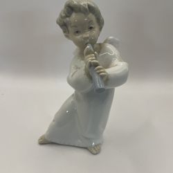 Vintage Lladro- Angel with Flute- Figurine #4540 - repaired/no box