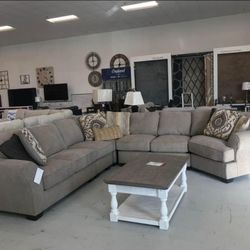 Brand New 🔥 Driftwood 5 Piece Sectional With Cuddler