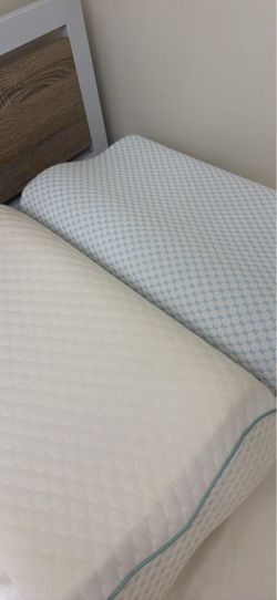 2 Memory Foam Contour Pillows with Cooling Cover