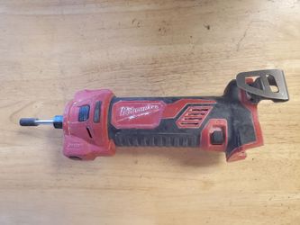 Milwaukee M18 Cut out tool