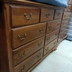 Queen Sleigh Bedroom Set