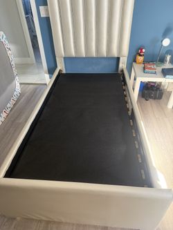 Bed Twins 2 Available Roomstogo