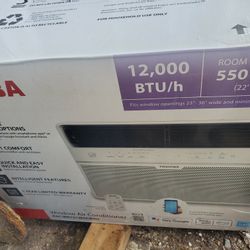 Tengo Este Aire Ac De Ventana  12.000 Btu/h