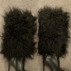 Black fur boots