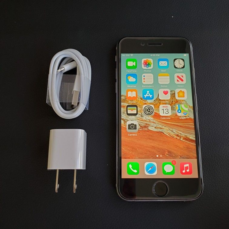 iPhone 6s - UNLOCKED - Like New