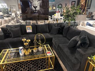 Beautiful L-shaped sectional! $1999 🖤🧡✨