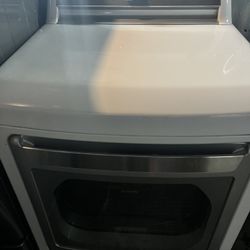 LG (7.3cu.ft.) Electric Dryer With Easy-load Door 