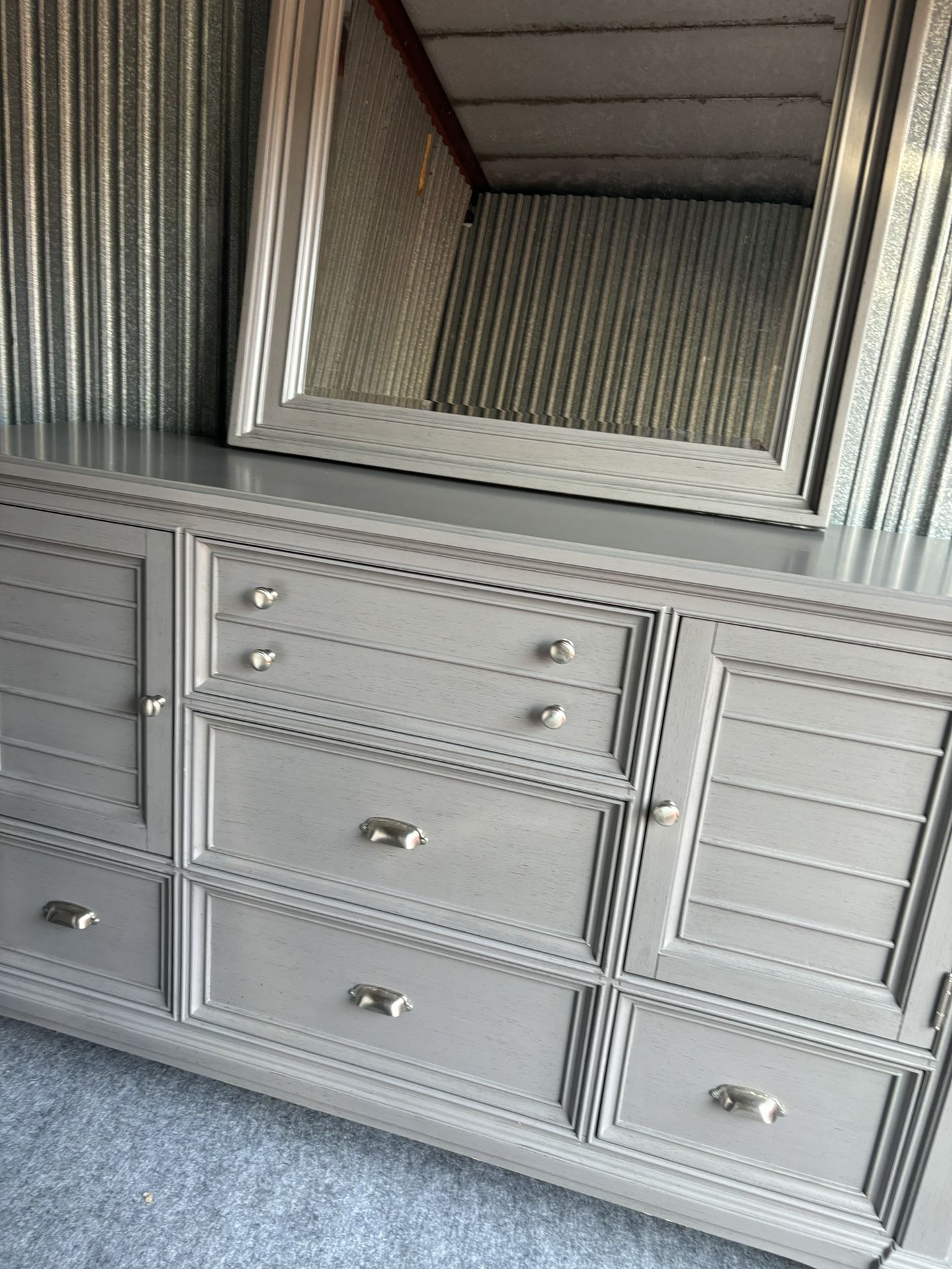 Dresser With Mirror -  Rooms To Go 