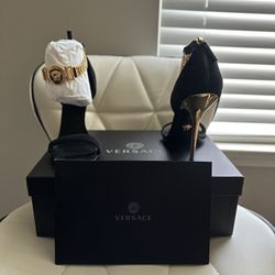 Size 39 Versace Sandals (Heels)