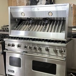 Viking 48”Wide Gas Range Stove 8 Burners And Viking 48”Range Hood