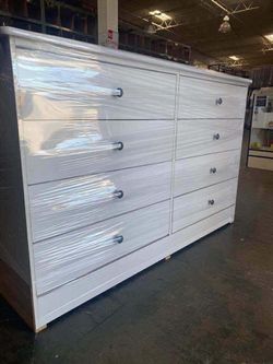 Dresser 8 drawer
