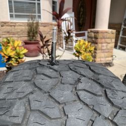 2 goodyear wrangler AT tires 275/60/20