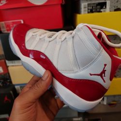 Retro Jordan 11 Cherry red  Size 7Y