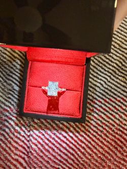 Beautiful brand new ring for sale