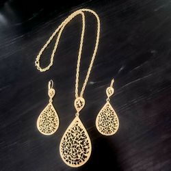 NEW Bundle of jewelry