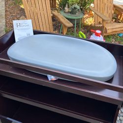 Hatch Baby Grow Smart Changing Pad and Scale