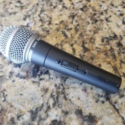 Shure SM58 Microphone w/switch