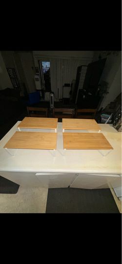 Set of 4 Small Wood Tables ( send a offer)
