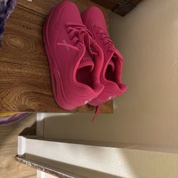 Pink Skechers 81/2 Women’s 