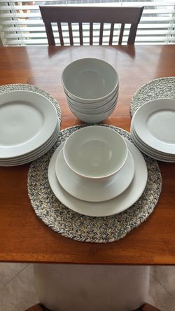 White Ceramic Dinnerware Set