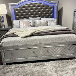 Leesa Silver Eastern King Platform Bed With Footboard Storage
Homelegance$10 Down Payment And Financing Available