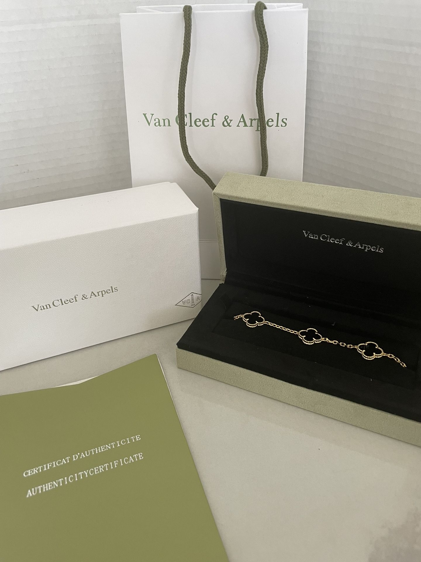 VAN CLEEF & ARPELS 18K Yellow Gold Black Onyx 5 Motifs Vintage Alhambra Bracelet