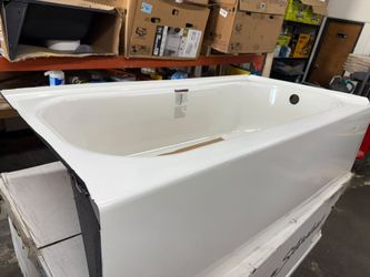 60x30 Bootz Porcelain Bathtub - Right Drain $120